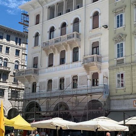 Piazza Goldoni Rooms Trieste Exterior foto