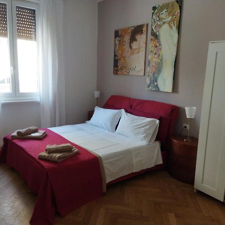Piazza Goldoni Rooms Trieste Exterior foto