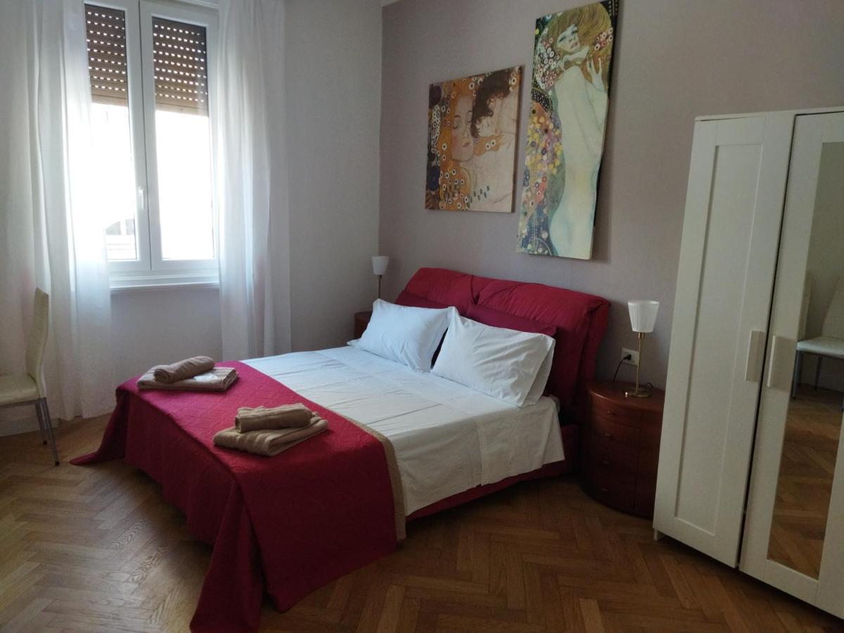 Piazza Goldoni Rooms Trieste Exterior foto